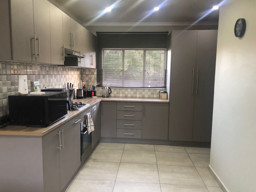 To Let 3 Bedroom Property for Rent in Pellissier Free State